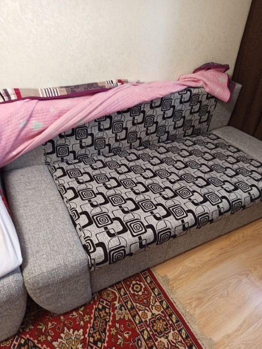 Продам диван срочно
