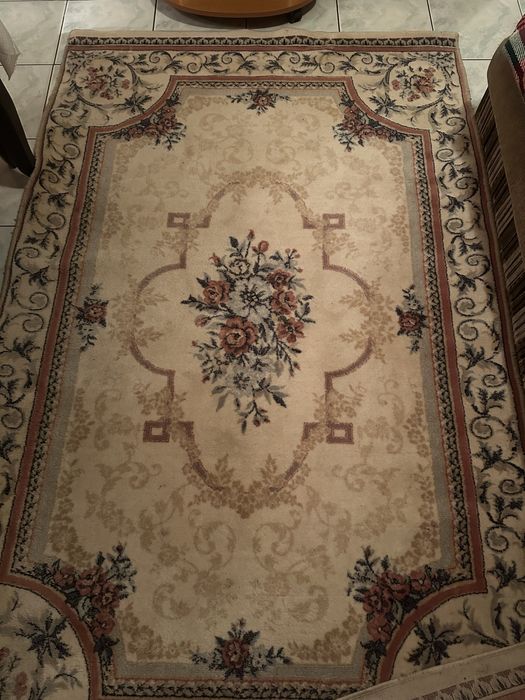 Персийски килим много запазен в добро състояние