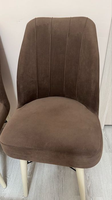 Продам 6 стульев