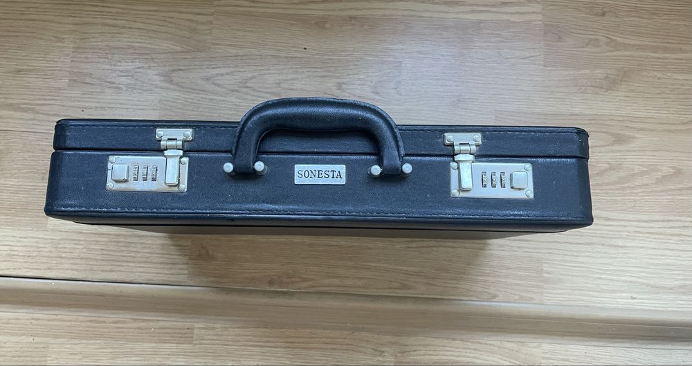 Geanta/servieta/diplomat din piele cu cifru negru