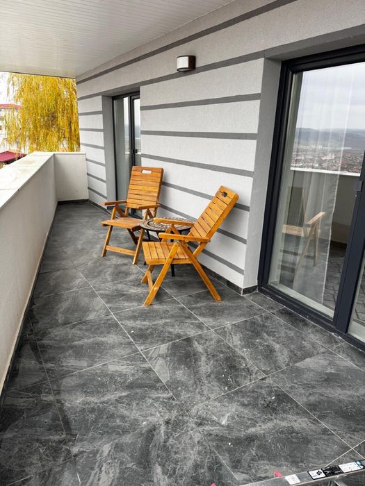 Apartament cochet cu terasa. priveliste superba.Omnia