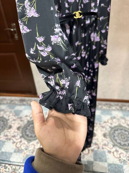 Черное атласное  платье