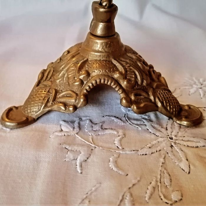 Месингов свещник и бижутера