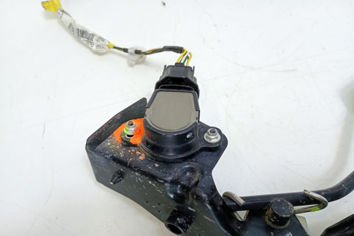 Pedala acceleratie Toyota Avensis a 2-a generatie T25 (facelift) seri