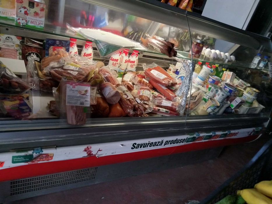 Vand vitrina mezeluri