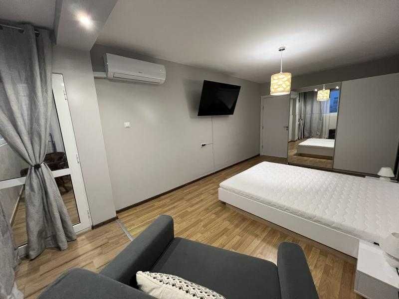 Просторен двустаен апартамент в Лазур!