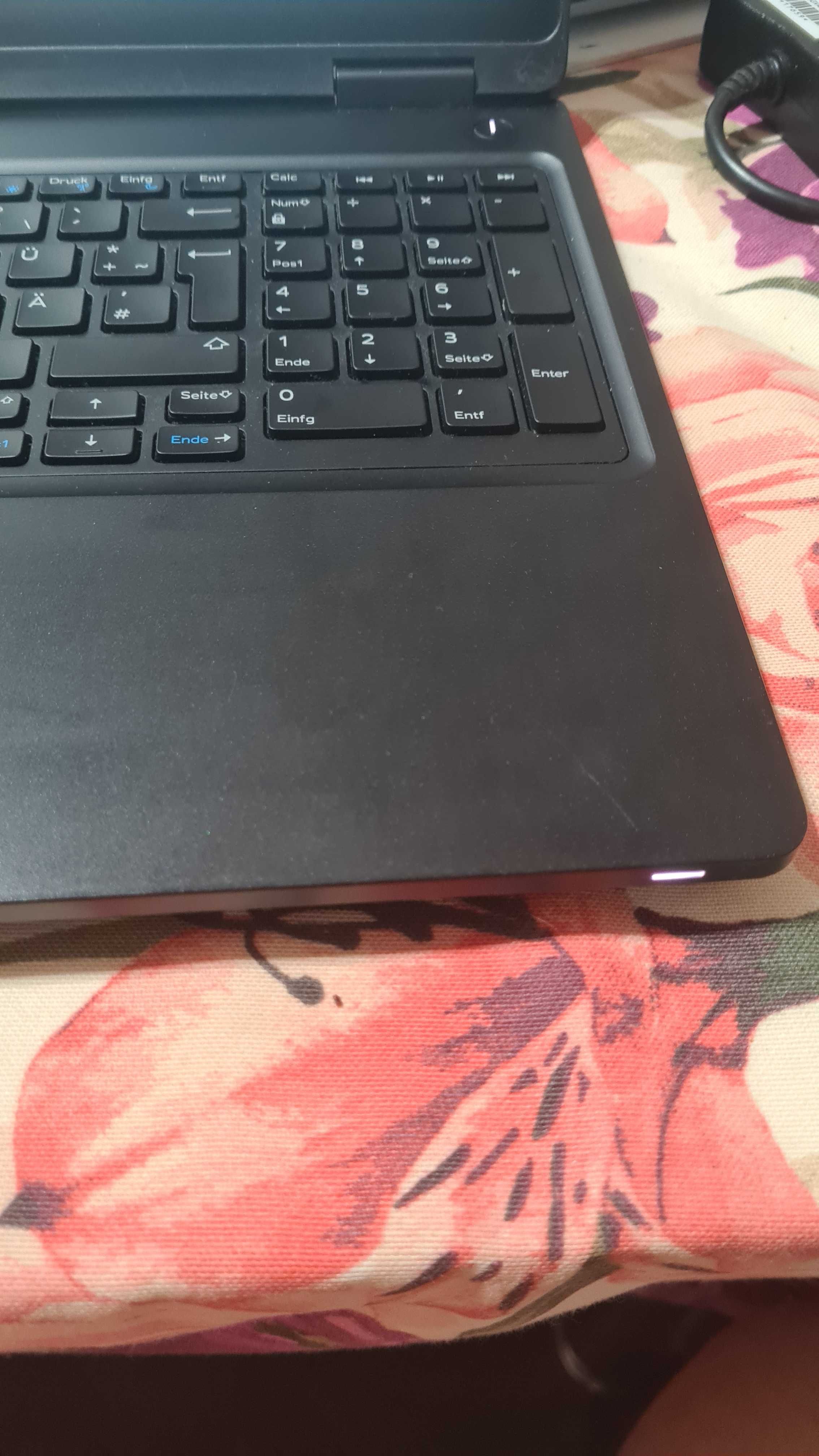 лаптоп DELL latitude 5580 цена 220лв
