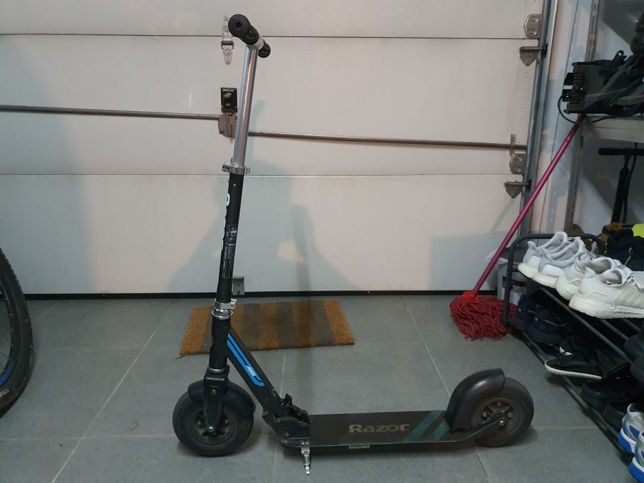 Trotinetă Razor A5 Air roți pneumatice