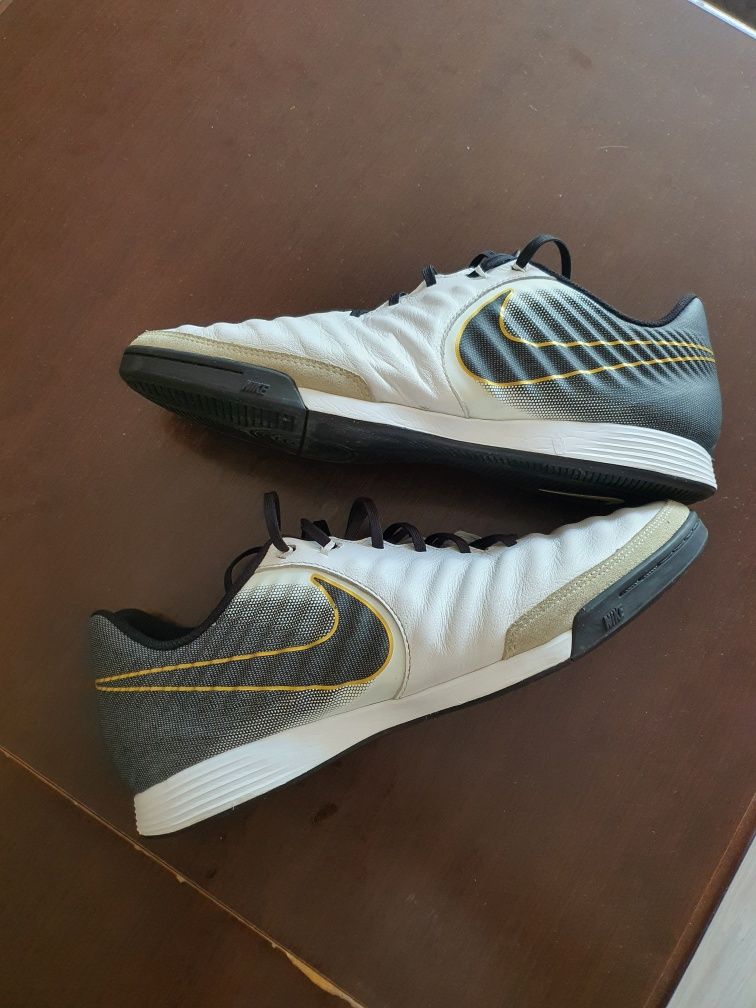 Футболни обувки "Nike Tiempo", 46 номер
