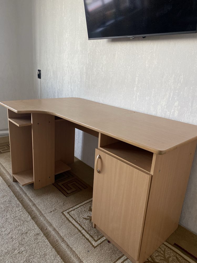 Компьютерный стол парта