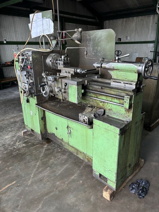 De vanzare strung pralalel marca TOS 200x750mm