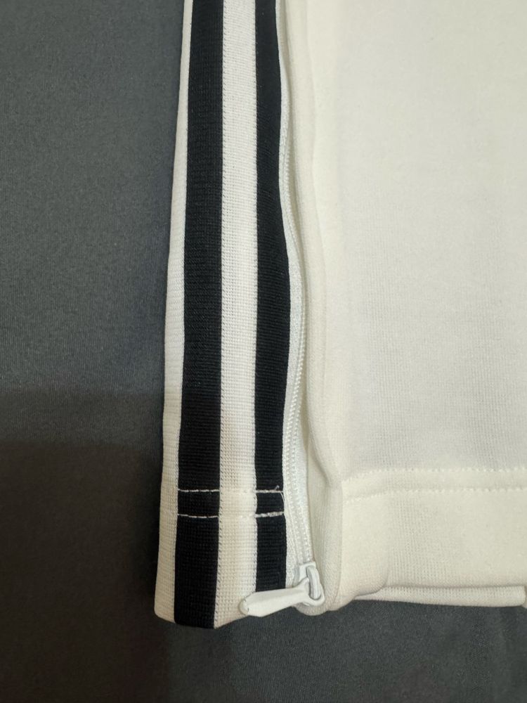 Оригинално долнище на adidas