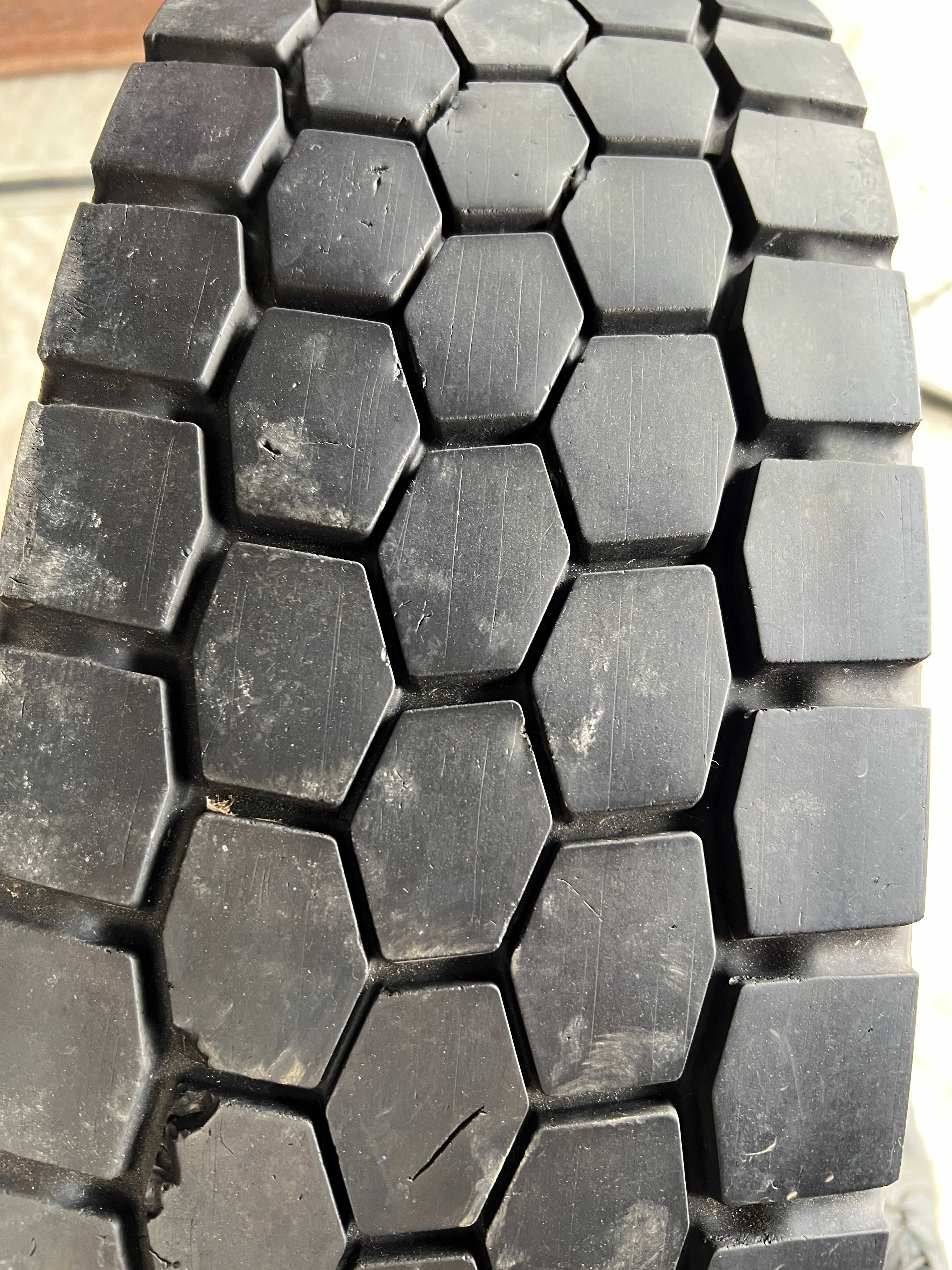 1 товарна гума 215/75R17.5 Firestone FD611 126/124M M+S 12PR DOT3522