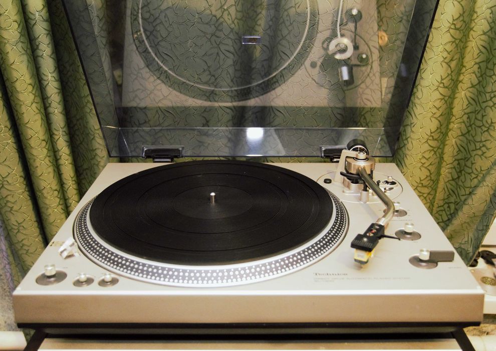 Проигрыватель виниловых дисков Technics SL-1300