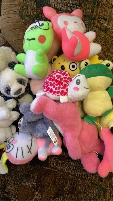 Продам игрушки за 100 тг одна шт