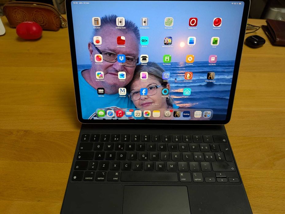 iPad Pro 12'9 inch gen.4 Wifi + cellular. Magic Keyboard