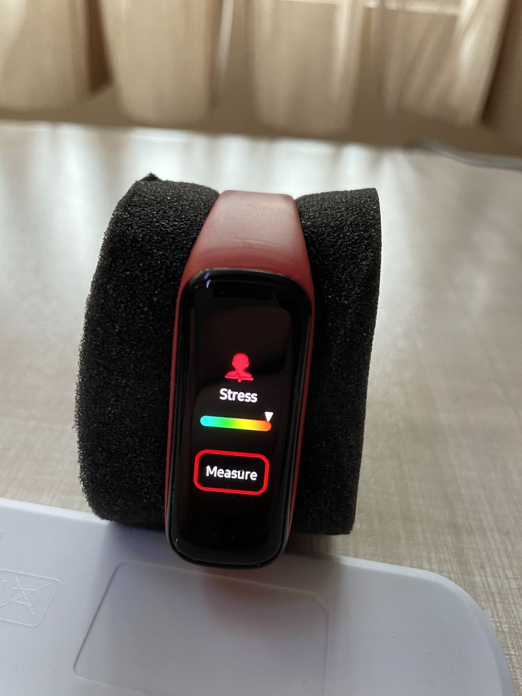 Смарт гривна samsung galaxy fit2