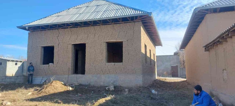Srochna bitmagan uy sotiladi