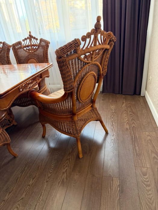 Стол и 6 стульев из ротанга