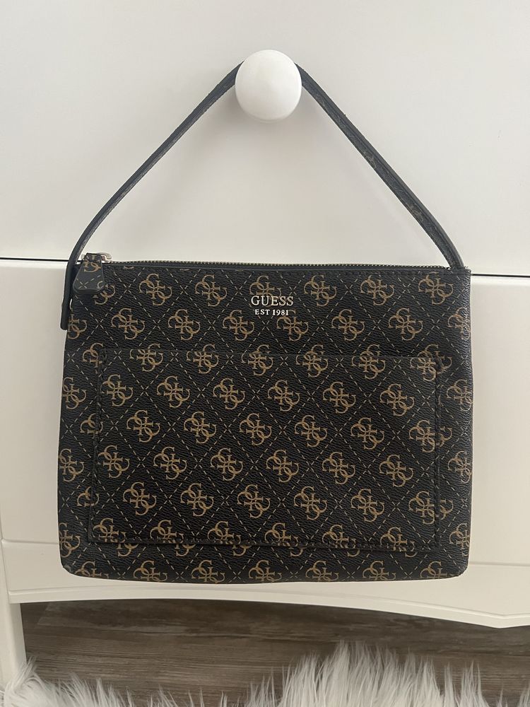 Оригинална чанта guess