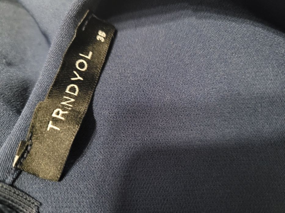 Vand rochie/costum marimea S/M