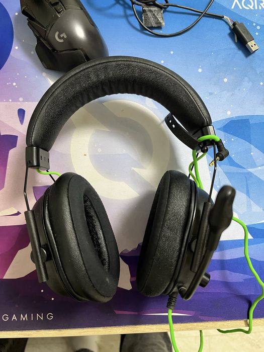 Vand casti razer