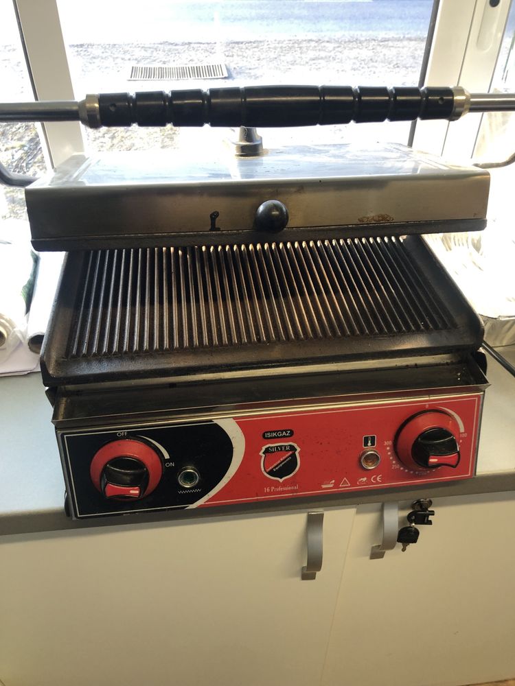 Grill electric multifunctional