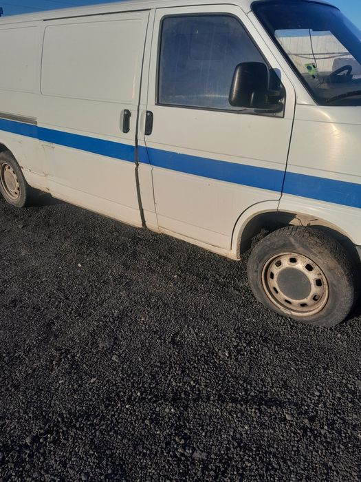 Продавам фолксфаген транспортер на части