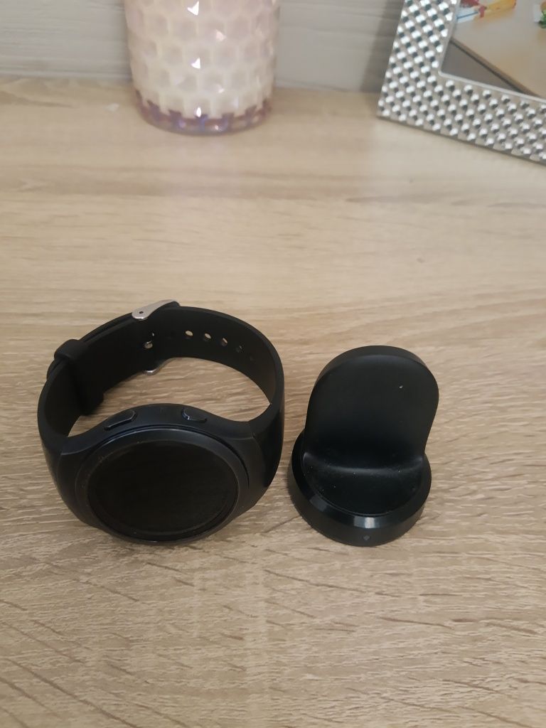 Смарт часовник Samsung gear s2