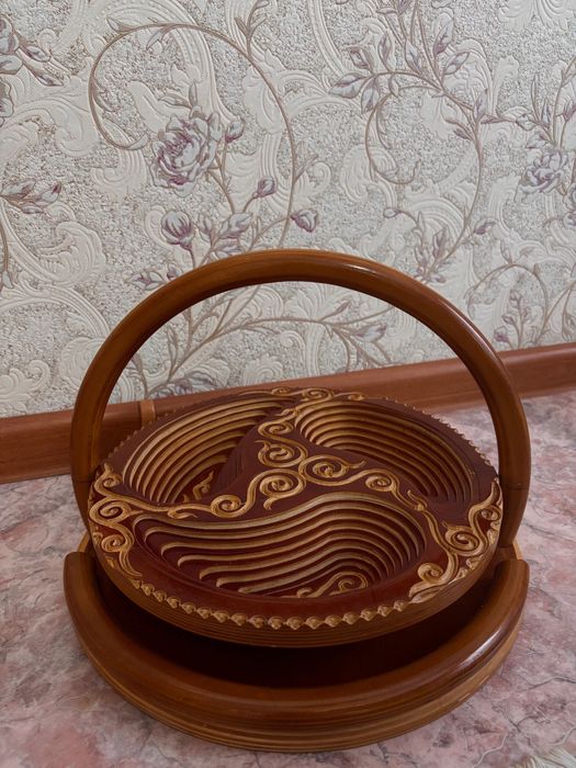 Деревянная сухофруктница