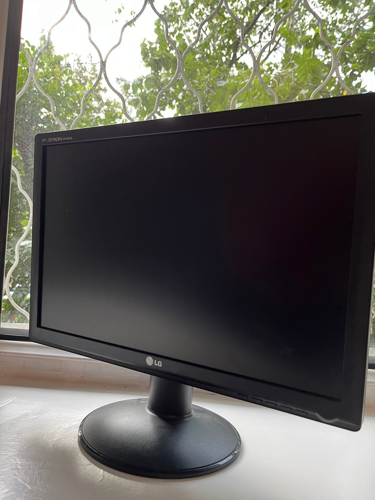 Монитор LG Flatron W1934S-SN 19