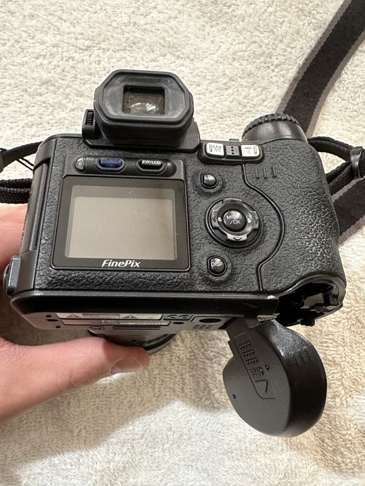 FUJIFILM  FinePix S5000 Digital Camera