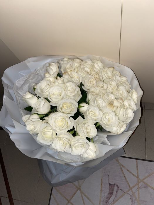 Букет белых роз