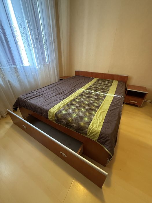 Vând mobilă dormitor