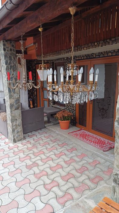 Candelabre de vînzare