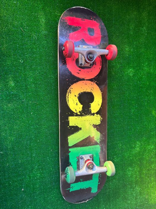 Trotineta si skateboard