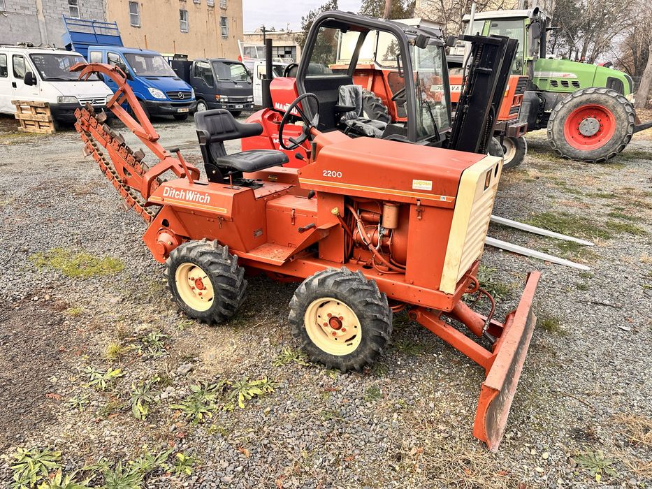 Trencher DitchWitch 2200