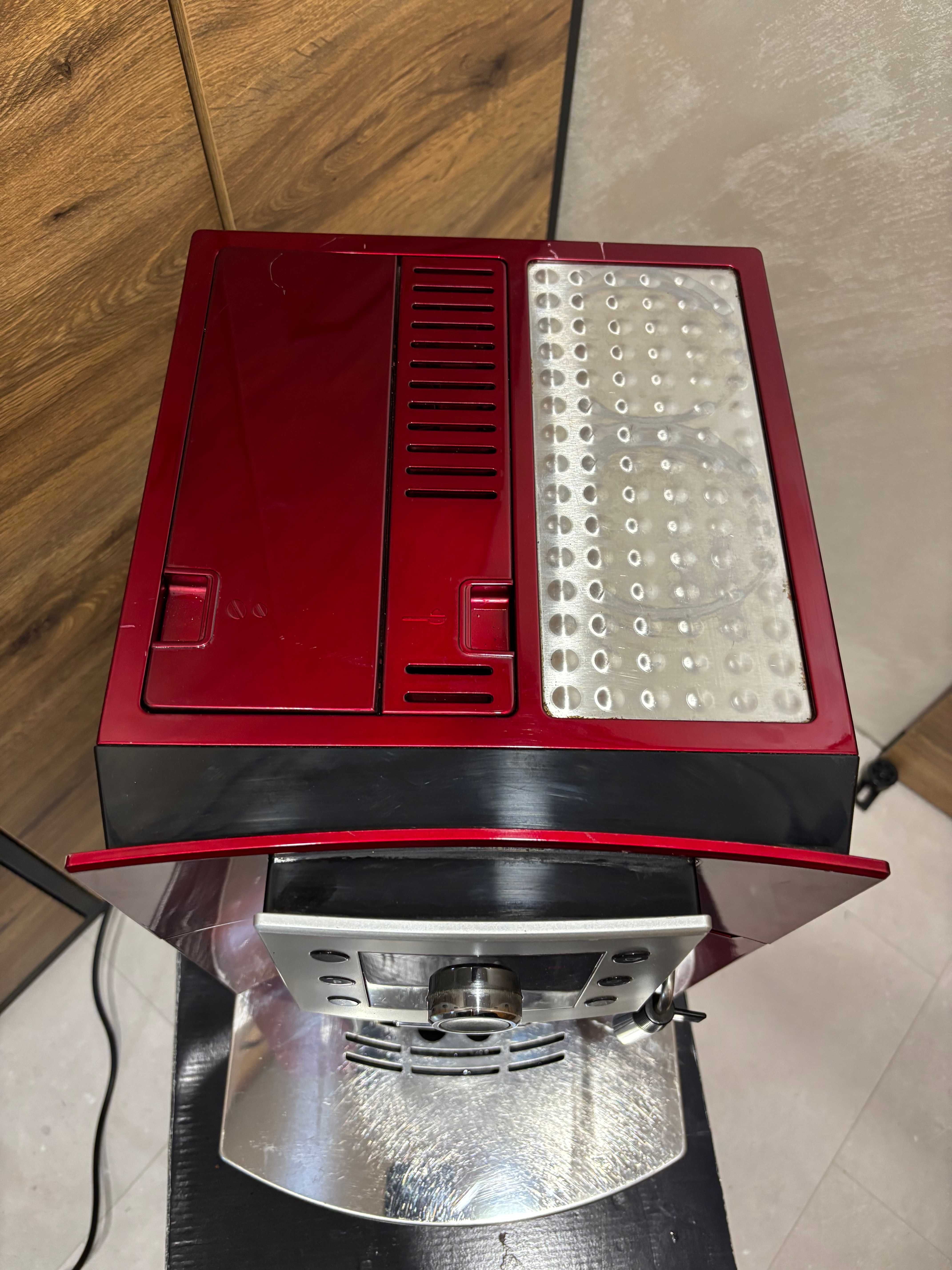 Кафеавтомат Delonghi Perfecta made Italy червена