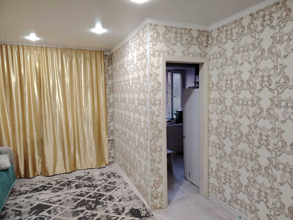 продам 2х ком квартиру в центре