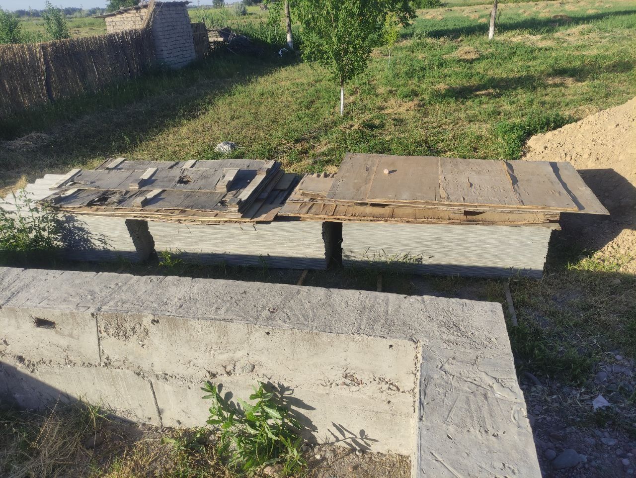 Uy sotiladi 8sotix yangi uchastka