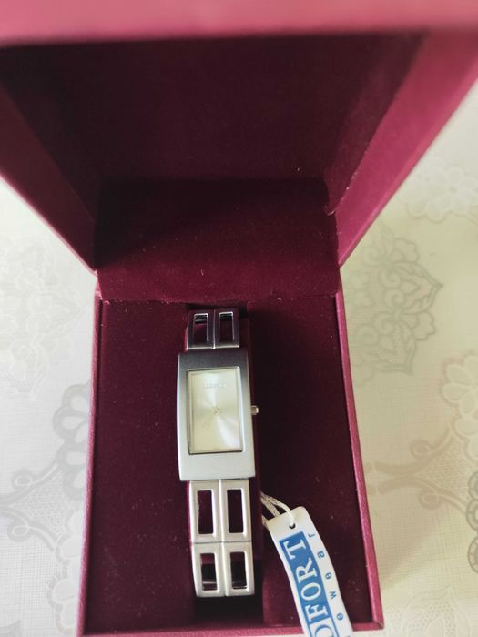 Продам часы женские LEDFORT,  механизм японский, нерж.метал, новые.