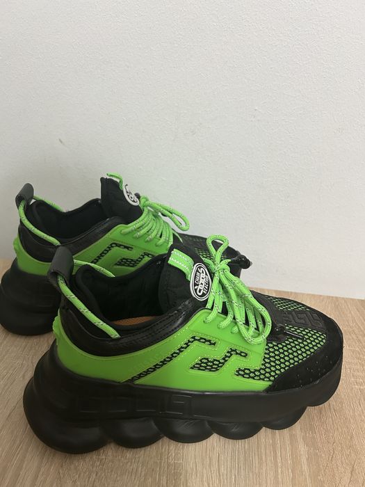versace chain reaction