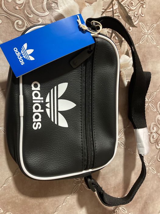 Geantă Adidas Originals universală!