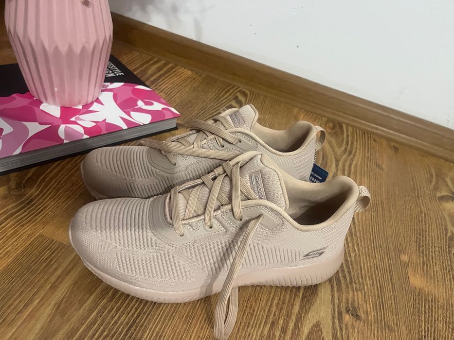 Skechers roz pudra 39.5, cu eticheta