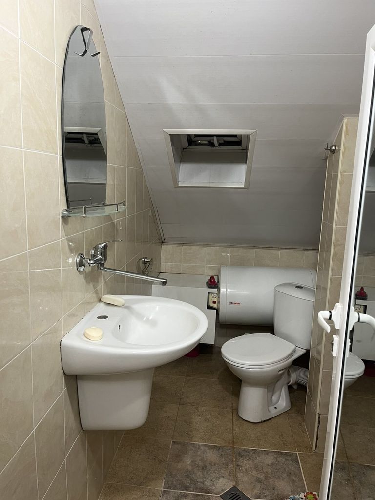 Дава се под наем Едностаен апартамент в Враца, Център - 25 кв.м за 178.5 € - Снимка #6
