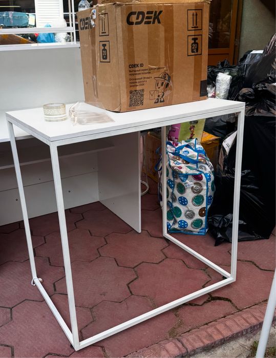 Стол (выставочный)консоль