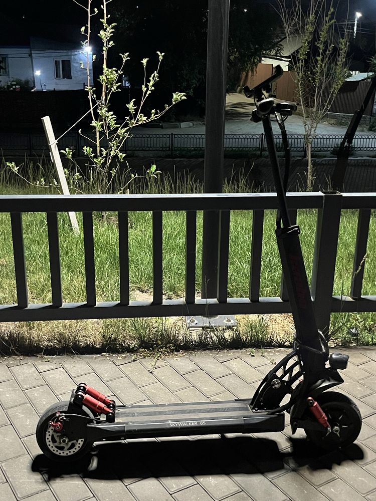 Электросамокат Skywalker 8s