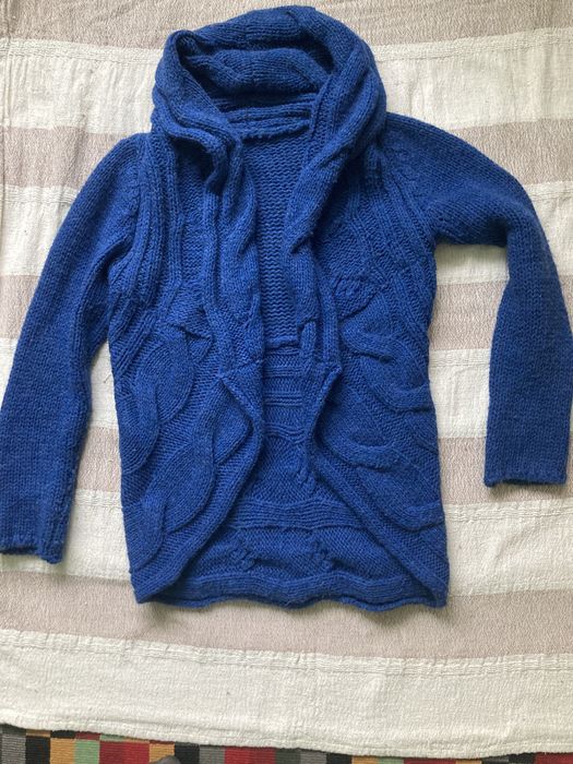 Pulover albastru electric