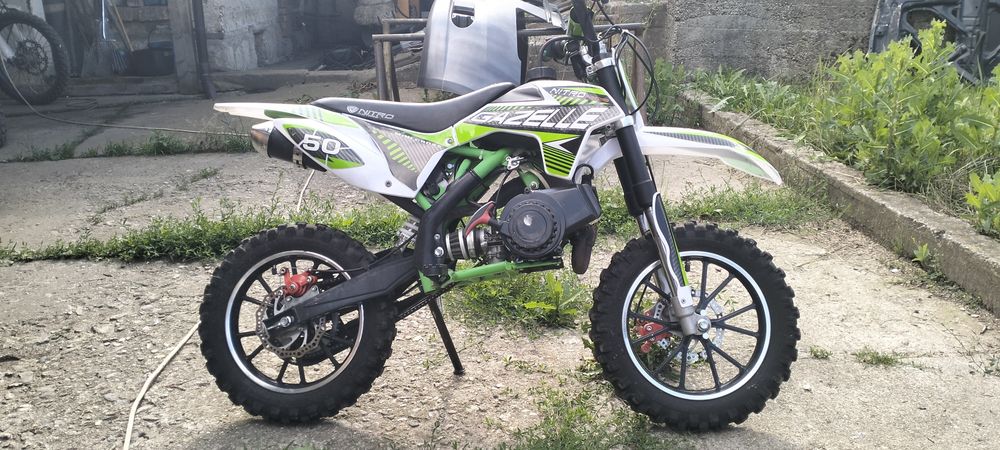 Vând minicross nitro Gazelle 49cc cu pornire la buton!!