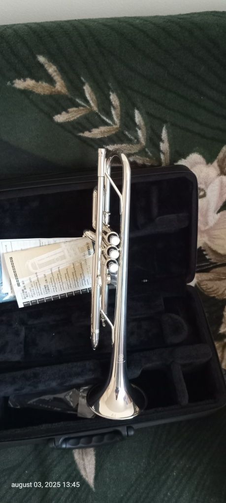 Vând trompeta yamaha seria 4335g2